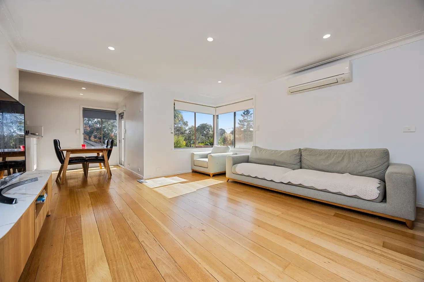 Main view of Homely house listing, 10 Ireland Avenue, Wantirna South VIC 3152