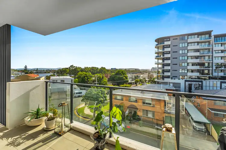 402/266 Stanhill Drive, Chevron Island QLD 4217