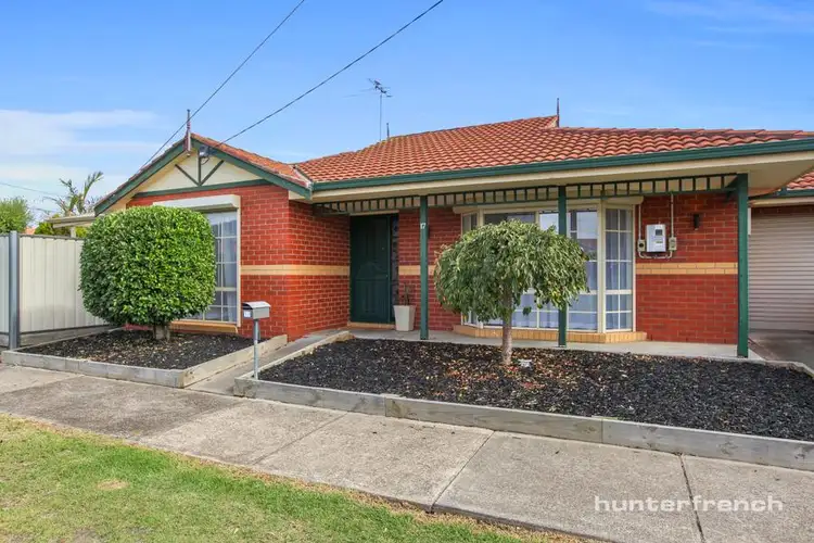 17 Oakes Court, Altona Meadows VIC 3028