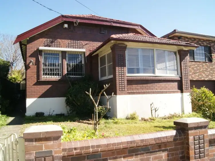 9 Nicholas Avenue, Campsie NSW 2194