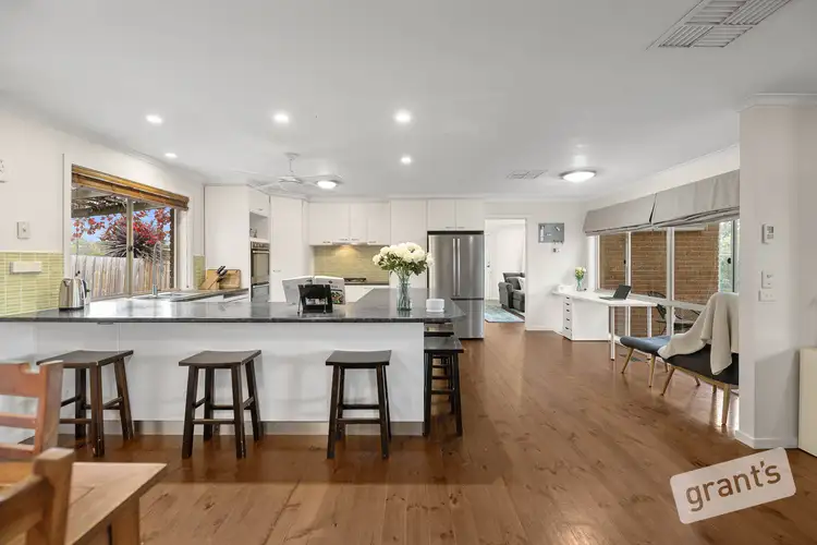 Fifth view of Homely house listing, 5 Fairleigh Court, Narre Warren VIC 3805
