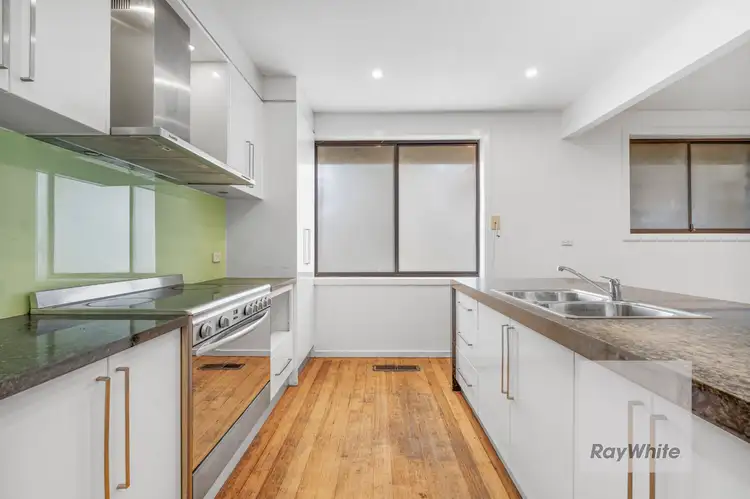 Fifth view of Homely house listing, 9 Earlwood Court, Thomastown VIC 3074
