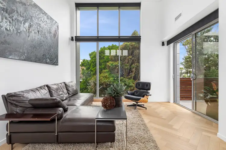 Main view of Homely unit listing, 10/118-120 Ocean Street, Narrabeen NSW 2101