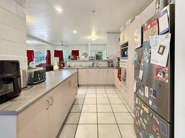 Fifth view of Homely house listing, 8 Eaton Circle, Kirwan QLD 4817