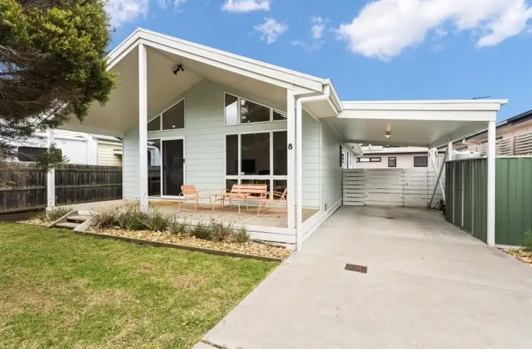 8 James Street, Cowes VIC 3922