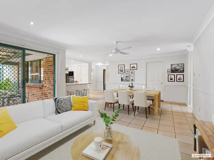 Second view of Homely house listing, 4 Crestwood Close, Ormiston QLD 4160