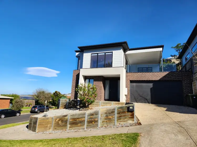 1A Westbury Terrace, Highton VIC 3216