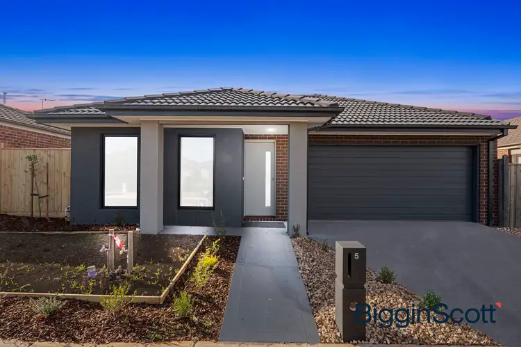 Main view of Homely house listing, 5 Edgware Street, Thornhill Park VIC 3335