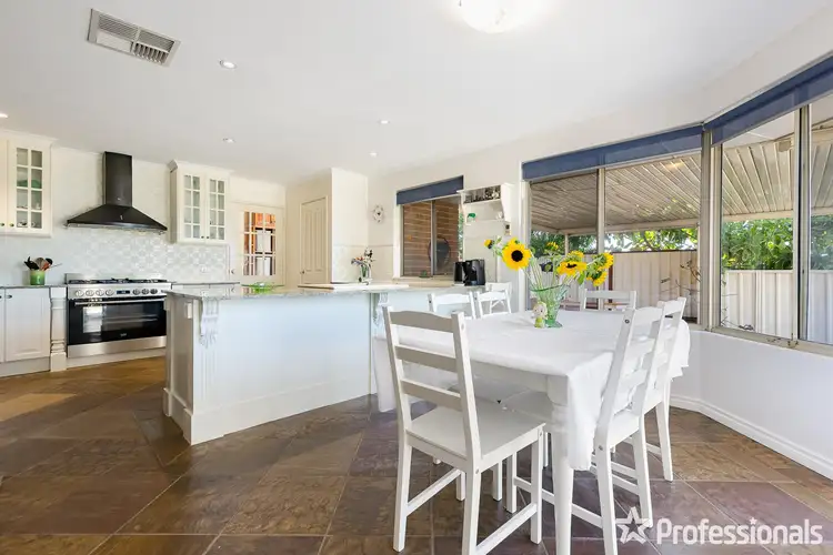4 Bunter Court, Leeming WA 6149