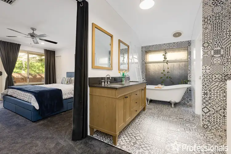 4 Bunter Court, Leeming WA 6149