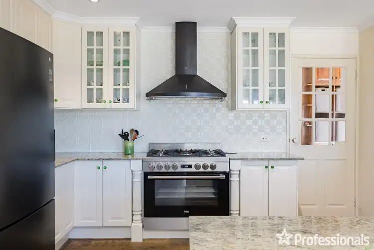 4 Bunter Court, Leeming WA 6149