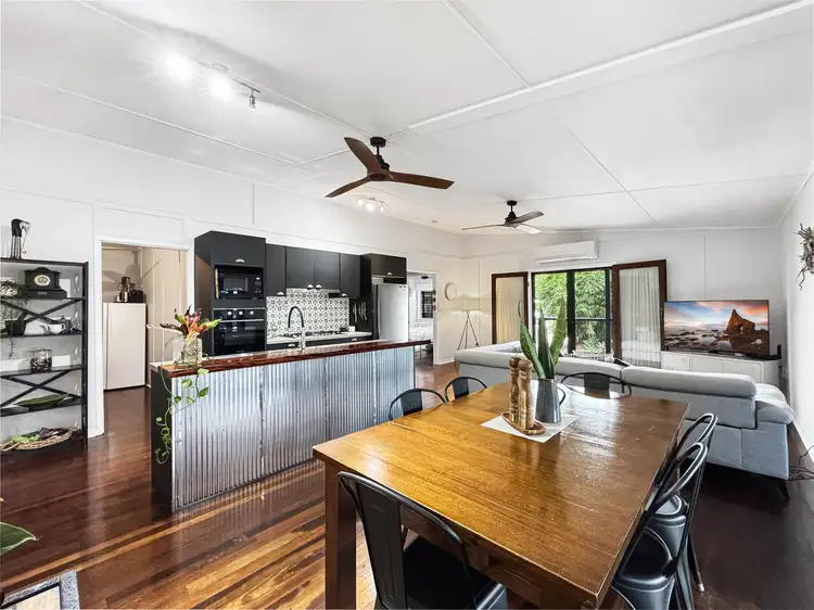 31 Coral Street, Saunders Beach QLD 4818