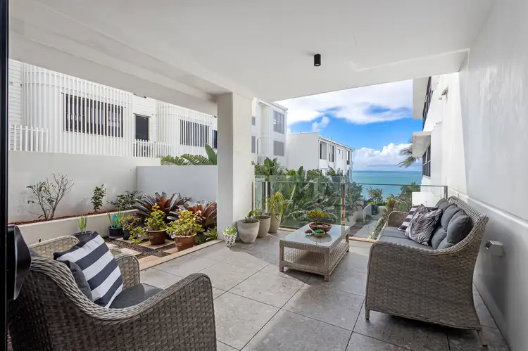 203/124 Prince Edward Parade, Scarborough QLD 4020