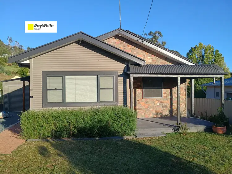 12 Batlow Avenue, Batlow NSW 2730
