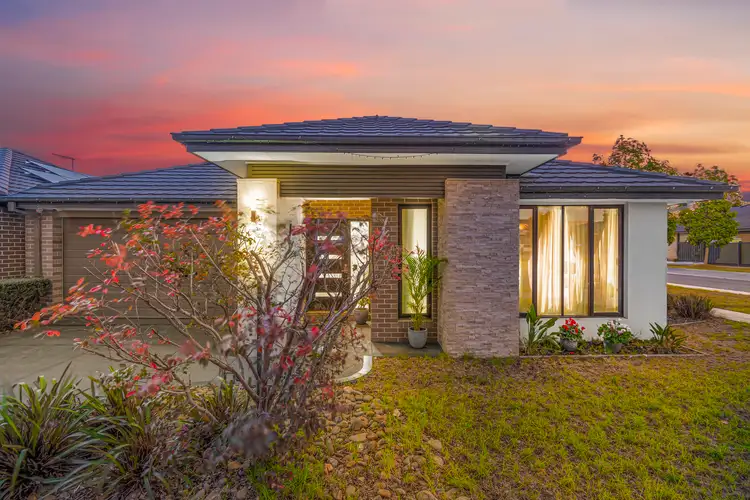 33 Chartwell Avenue, Truganina VIC 3029