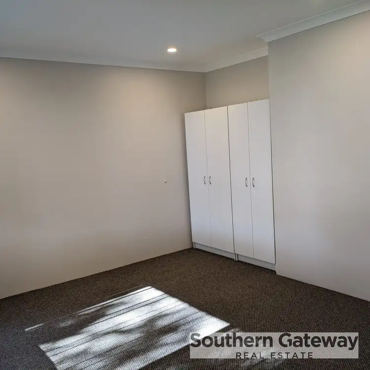 Fifth view of Homely house listing, 8 Tuart Ridge, Parmelia WA 6167