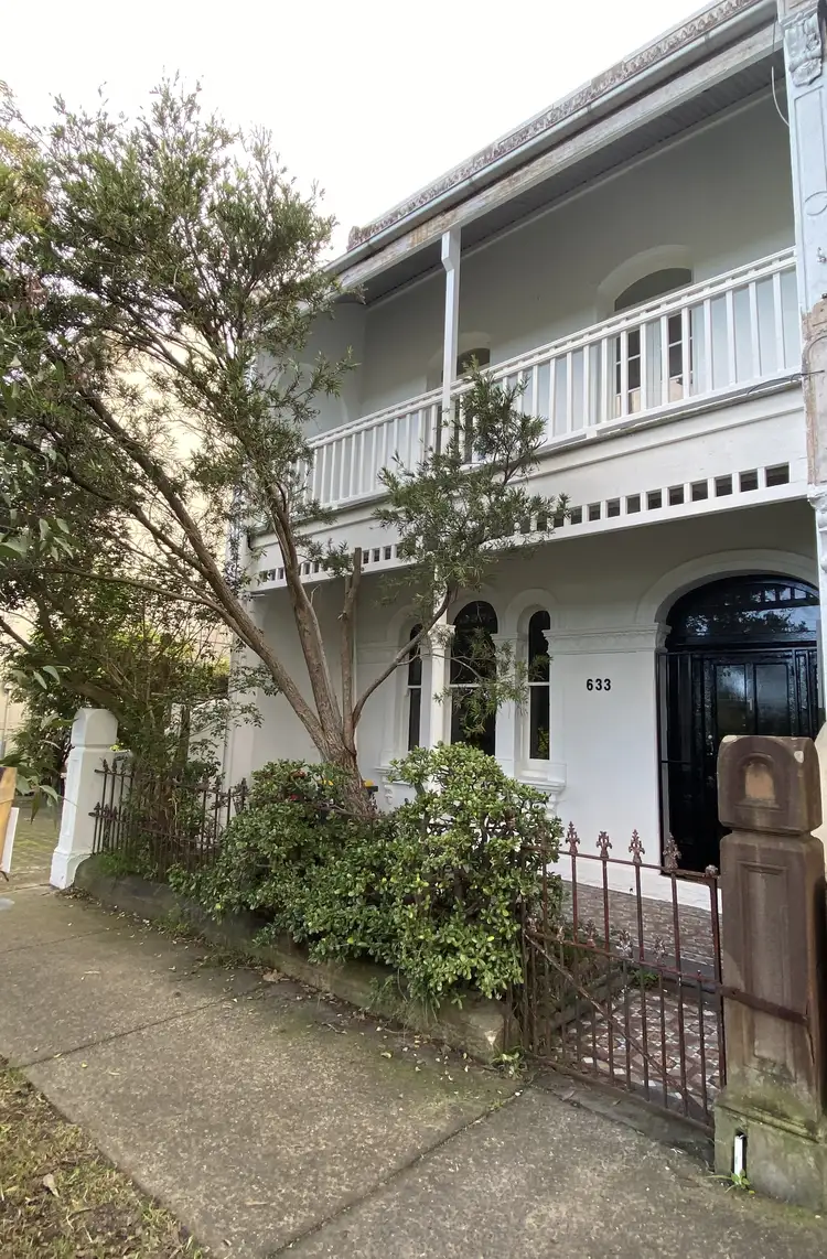 633 South Dowling street