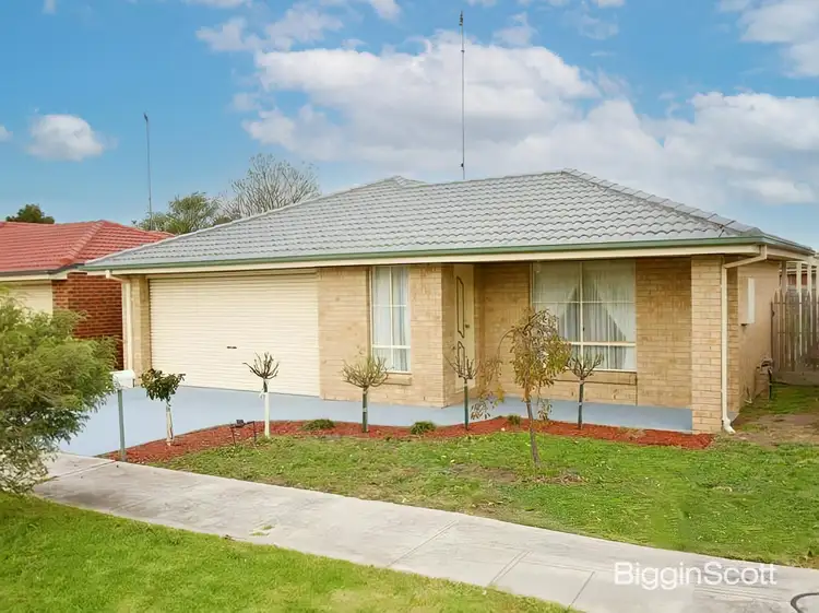 17 Osborn Grove, Pakenham VIC 3810