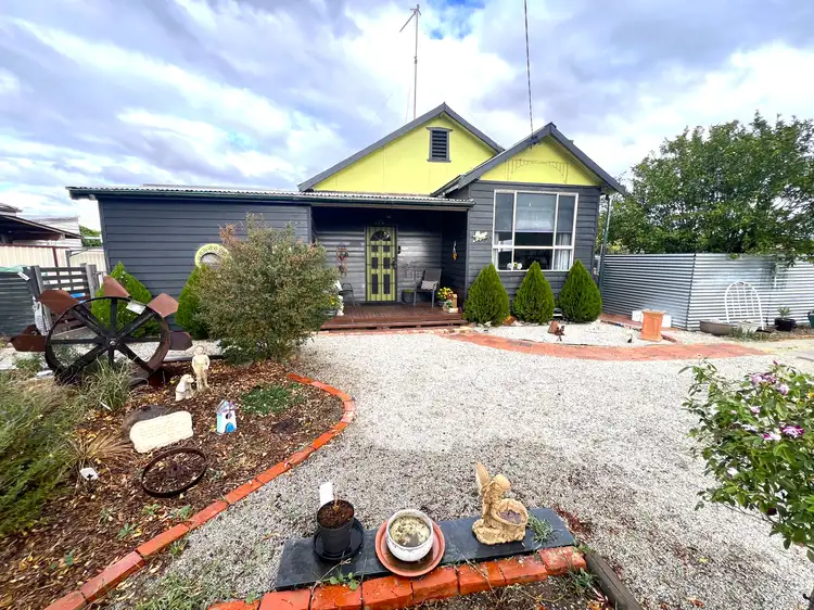 106 Mackenzie Street, Deniliquin NSW 2710