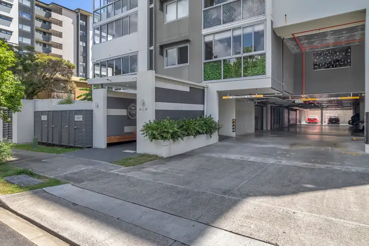 17/29 Regent Street, Woolloongabba QLD 4102