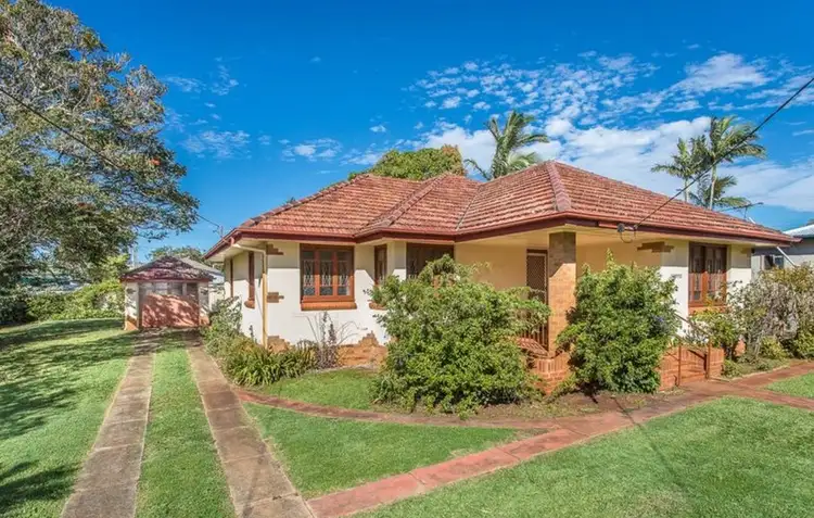 19 Herbert Street, Scarborough QLD 4020