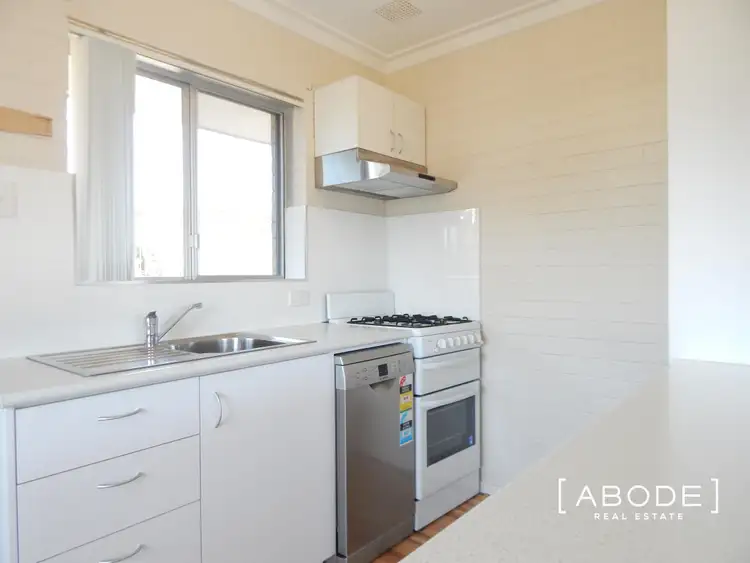 11/8 Murray Avenue