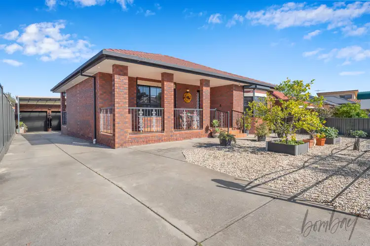 48 Bicentennial Crescent, Meadow Heights VIC 3048