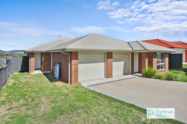 Main view of Homely unit listing, 2/40 Reginald Drive, Kootingal NSW 2352