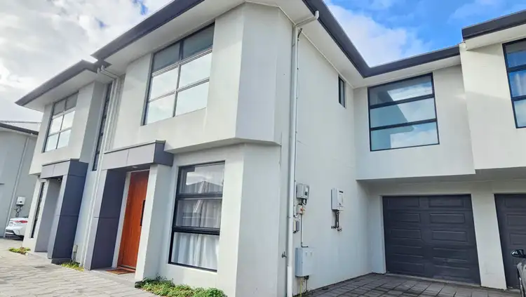 3B Britton Avenue