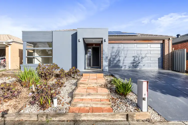 9 Tipperary Way, Cranbourne East VIC 3977