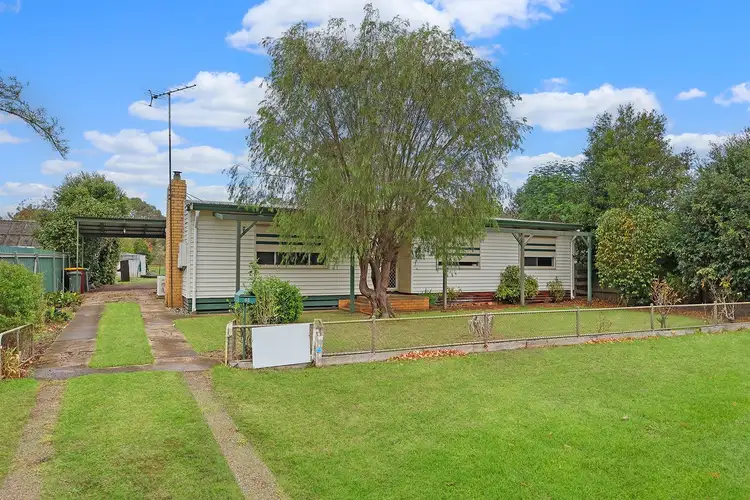 61 Cobb Street, Penshurst VIC 3289