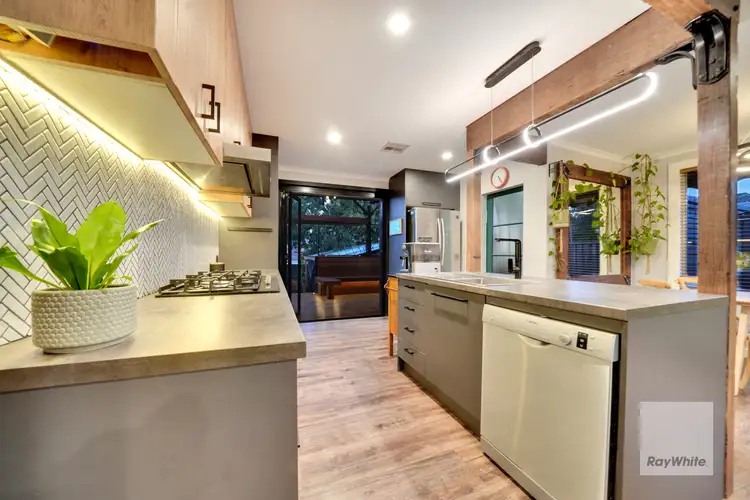 Sixth view of Homely house listing, 5 Bunbury Court, Gladstone Park VIC 3043