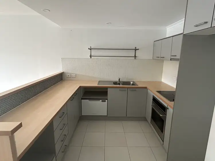 10/82 Mein Street, Scarborough QLD 4020
