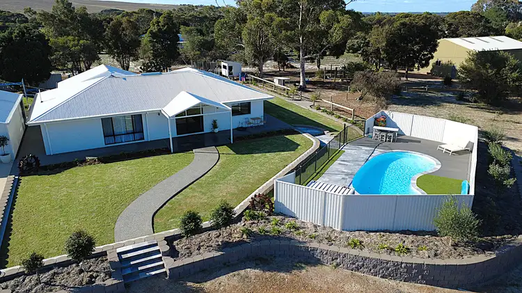 38 Davis Road, Monjingup WA 6450