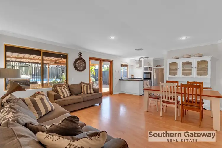 Second view of Homely house listing, 4 Dawkins Court, Leda WA 6170