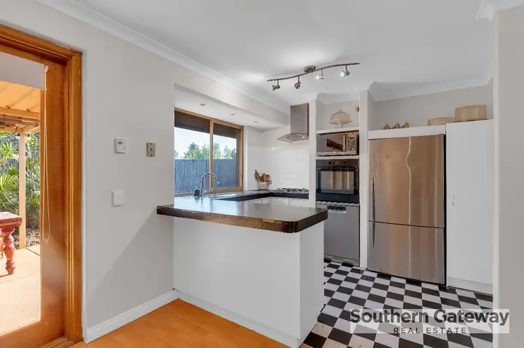 Third view of Homely house listing, 4 Dawkins Court, Leda WA 6170