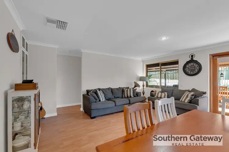 Fifth view of Homely house listing, 4 Dawkins Court, Leda WA 6170