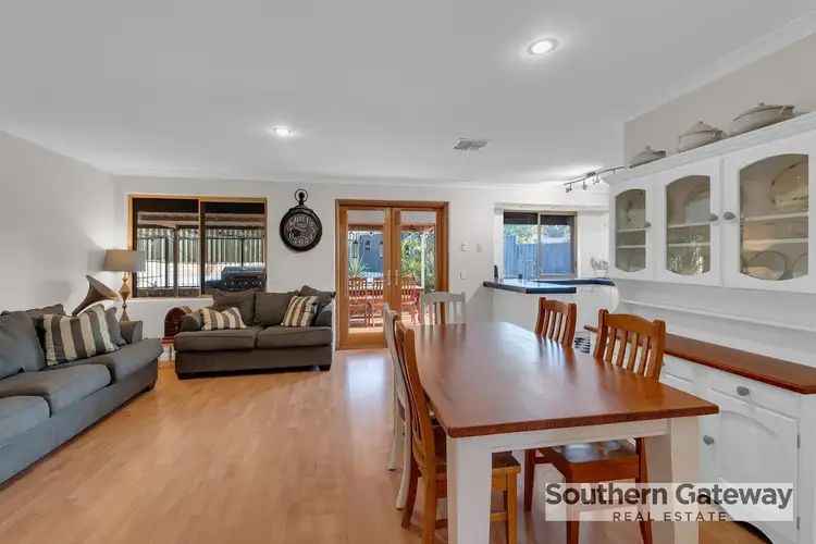 Fifth view of Homely house listing, 4 Dawkins Court, Leda WA 6170