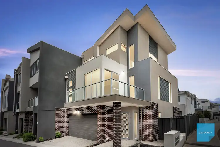 18/69-77 Lancefield Drive, Caroline Springs VIC 3023
