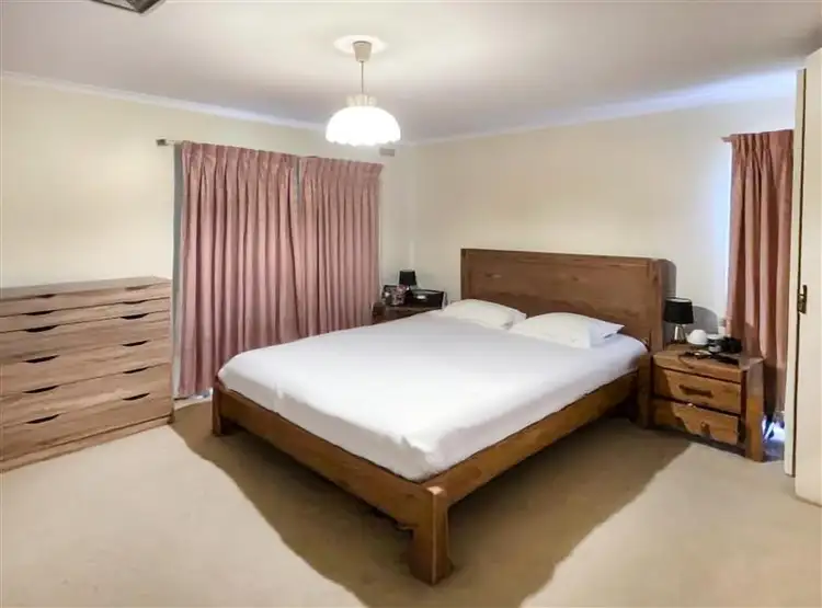 Second view of Homely house listing, 8 Delamere Close, Mulgrave VIC 3170