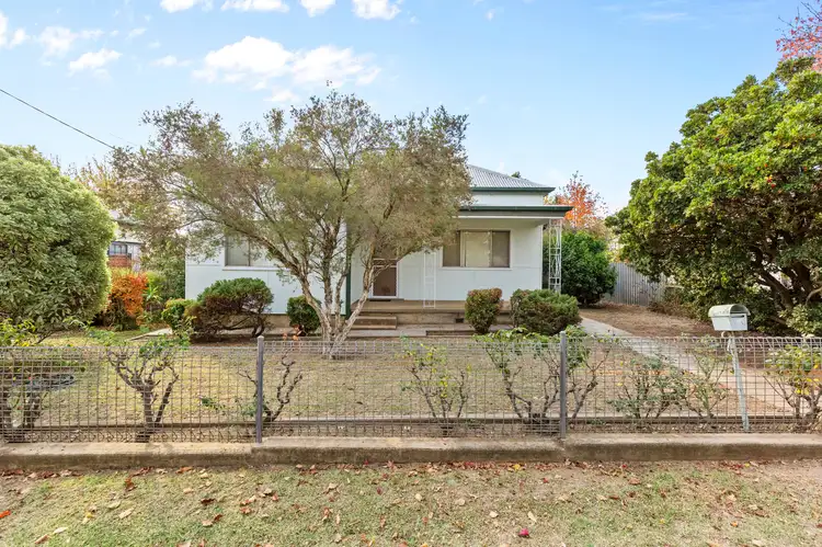 10 Elizabeth Street, Junee NSW 2663