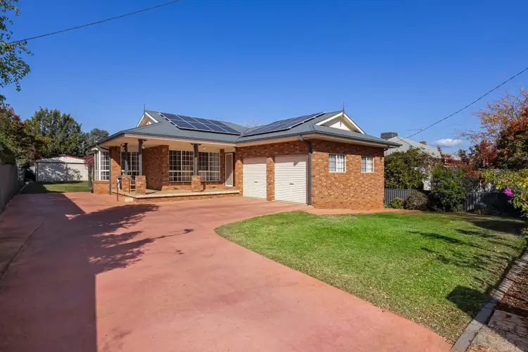138 Polaris Street, Temora NSW 2666