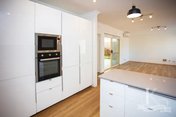 Fifth view of Homely villa listing, 6/11 Endeavour Road, Hillarys WA 6025