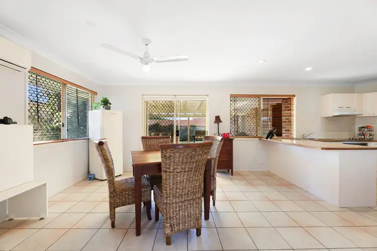 11 Range Court, Arundel QLD 4214