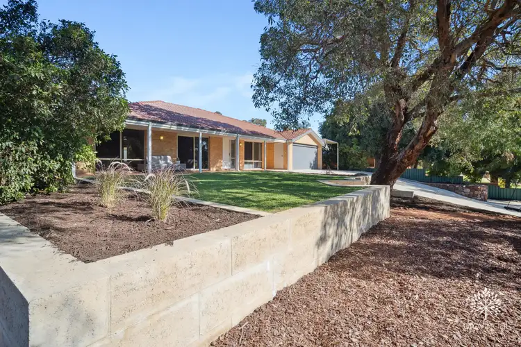 10 Rootes Road, Lesmurdie WA 6076