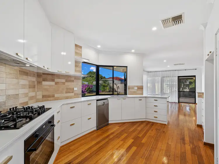 7 Penda Close, Halls Head WA 6210