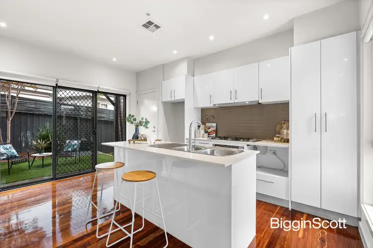 Fifth view of Homely house listing, 1/28 Darbyshire Road, Mount Waverley VIC 3149