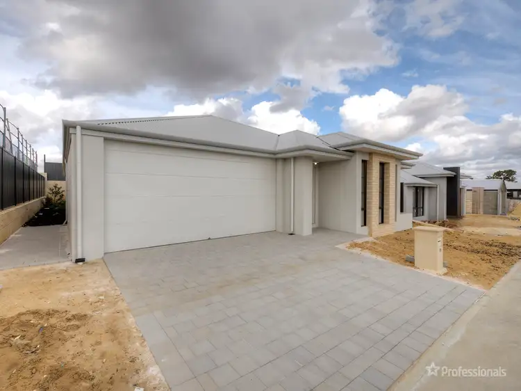 Second view of Homely house listing, 20 Acacia Way, Sinagra WA 6065