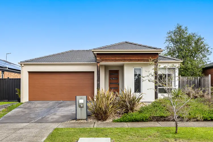 4 Waterways Drive, Cranbourne North VIC 3977