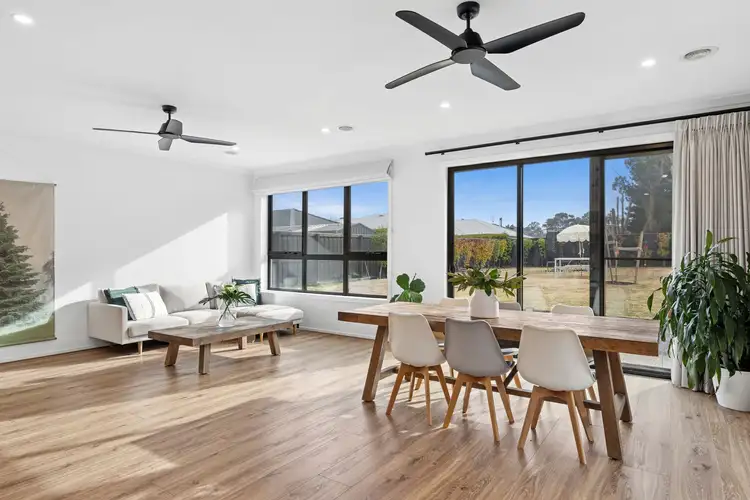 Fifth view of Homely house listing, 16 Beaumont Place, Woodend VIC 3442